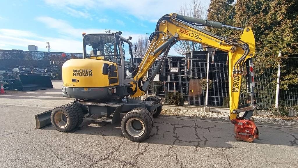 2015 Wacker Neuson 6503-2 wheel excavator side view
