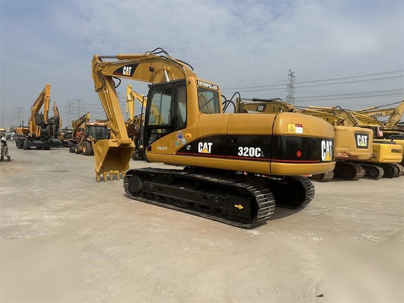 2016 Caterpillar 320CL crawler excavator, rear three-quarter view