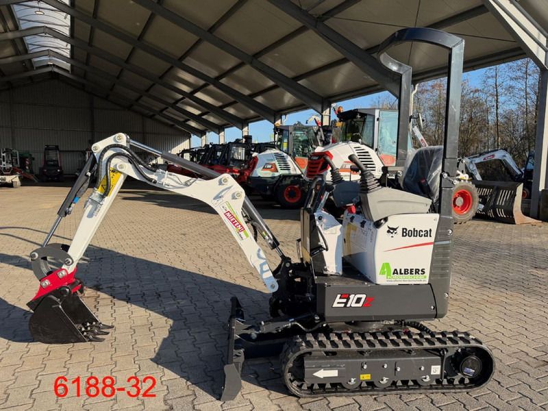 2026 Bobcat E10Z V mini excavator, side view 2026 Bobcat E10Z V mini excavator, side view