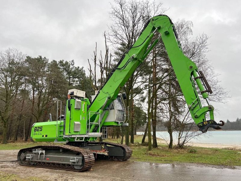 2013 Sennebogen 825 material handler, side profile view 2013 Sennebogen 825 material handler, side profile view