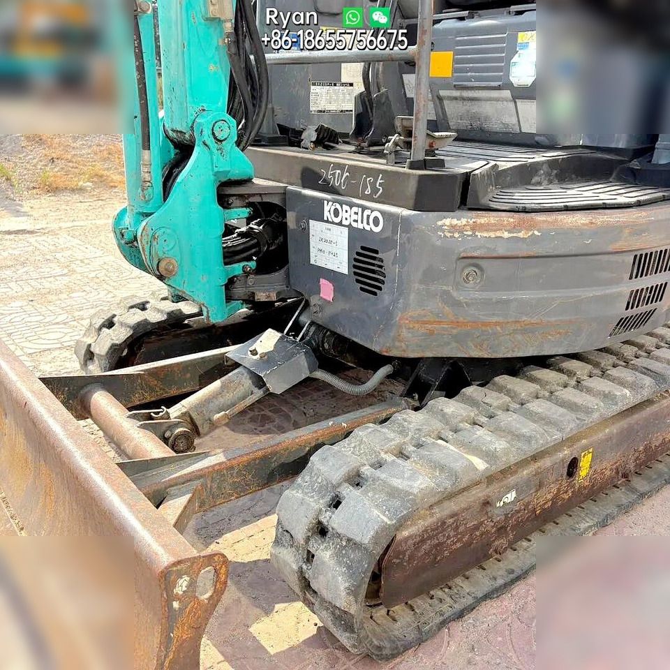 2017 Kobelco SK30SR-6 mini excavator front view 2017 Kobelco SK30SR-6 mini excavator front view