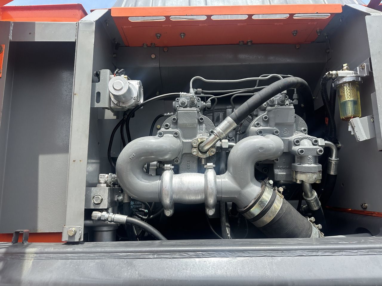 2023 Hitachi ZX350H crawler excavator engine compartment view 2023 Hitachi ZX350H crawler excavator engine compartment view