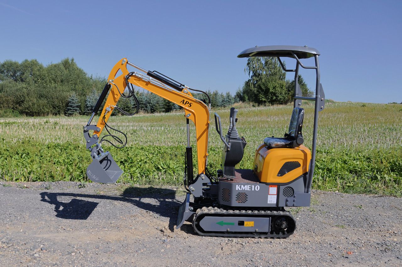 2025 APS KME10 mini excavator, side view 2025 APS KME10 mini excavator, side view