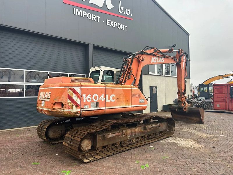 1997 Atlas 1604LC crawler excavator, rear three-quarter view 1997 Atlas 1604LC crawler excavator, rear three-quarter view