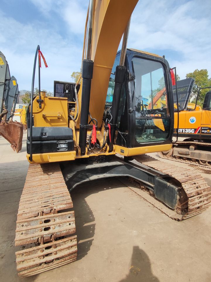 2015 Caterpillar 315D crawler excavator, front-quarter view 2015 Caterpillar 315D crawler excavator, front-quarter view