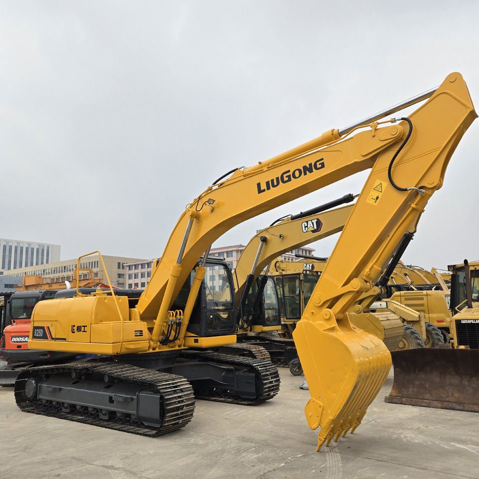 2022 LiuGong 925D crawler excavator, side profile view 2022 LiuGong 925D crawler excavator, side profile view