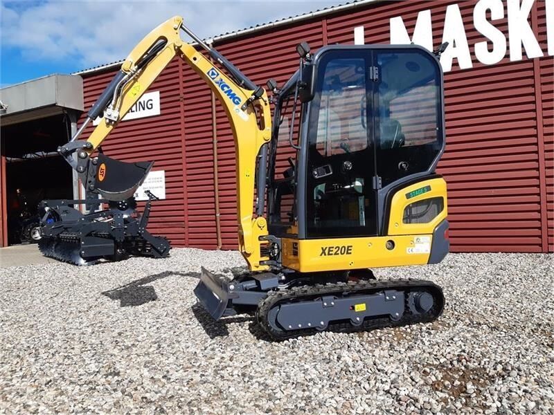 XCMG XE20E mini excavator, side view
