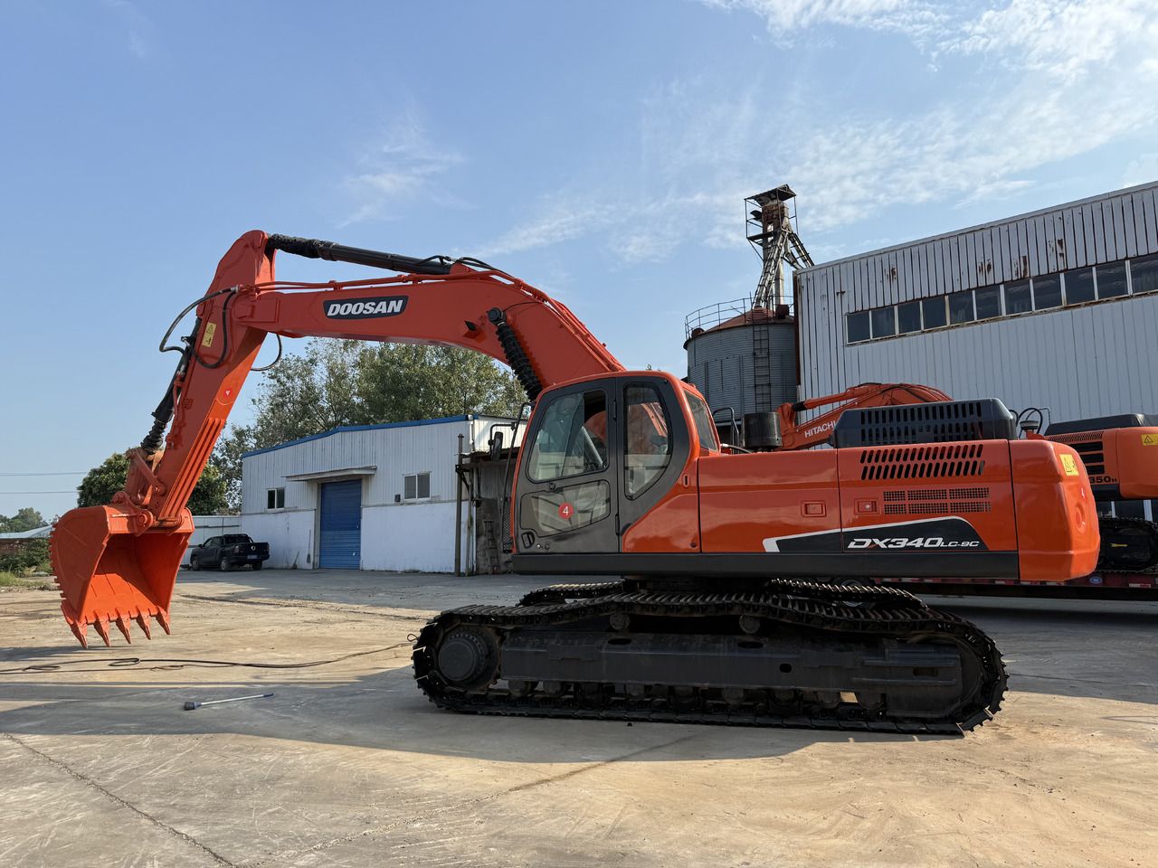 2024 Doosan DX340LC-9C crawler excavator, side view 2024 Doosan DX340LC-9C crawler excavator, side view