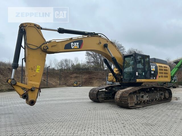 2019 Caterpillar 352F crawler excavator side view 2019 Caterpillar 352F crawler excavator side view