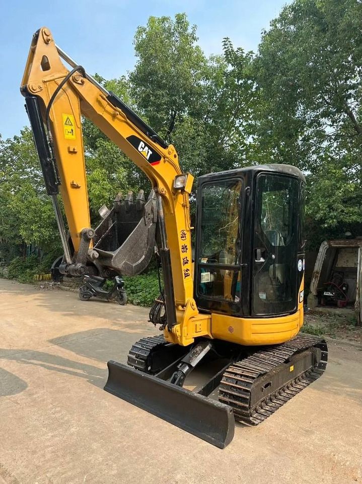 2020 Caterpillar 303CR mini excavator, front three-quarter view 2020 Caterpillar 303CR mini excavator, front three-quarter view