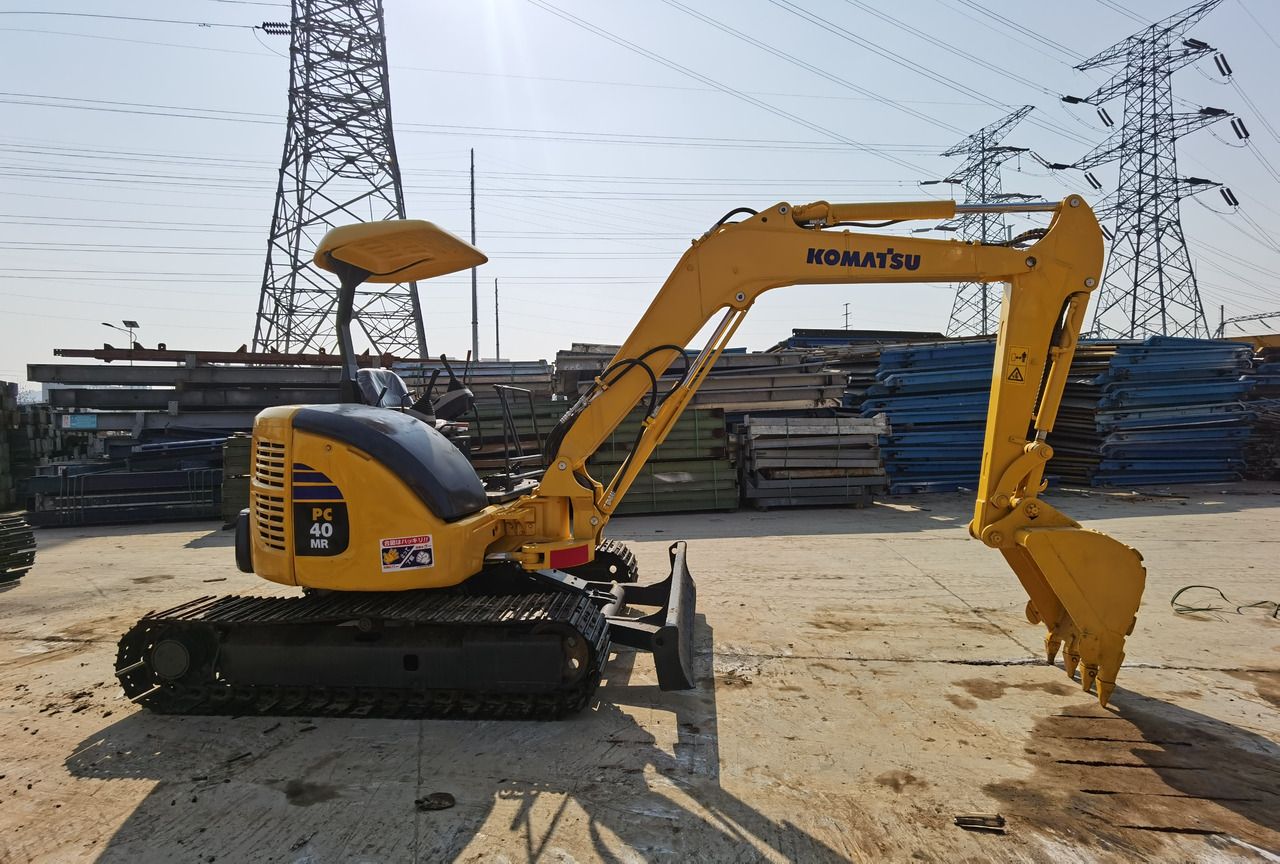 2021 Komatsu PC40MR mini excavator side view 2021 Komatsu PC40MR mini excavator side view