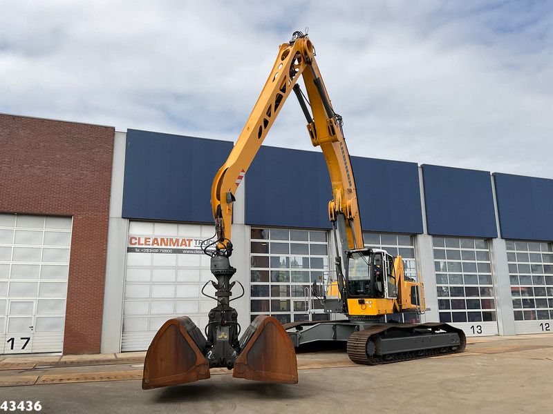 2015 Liebherr LH60 C LITRONIC material handler, side view