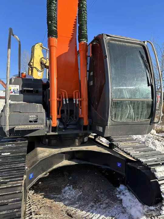 2019 Hitachi ZX200-3 crawler excavator cab and boom view 2019 Hitachi ZX200-3 crawler excavator cab and boom view