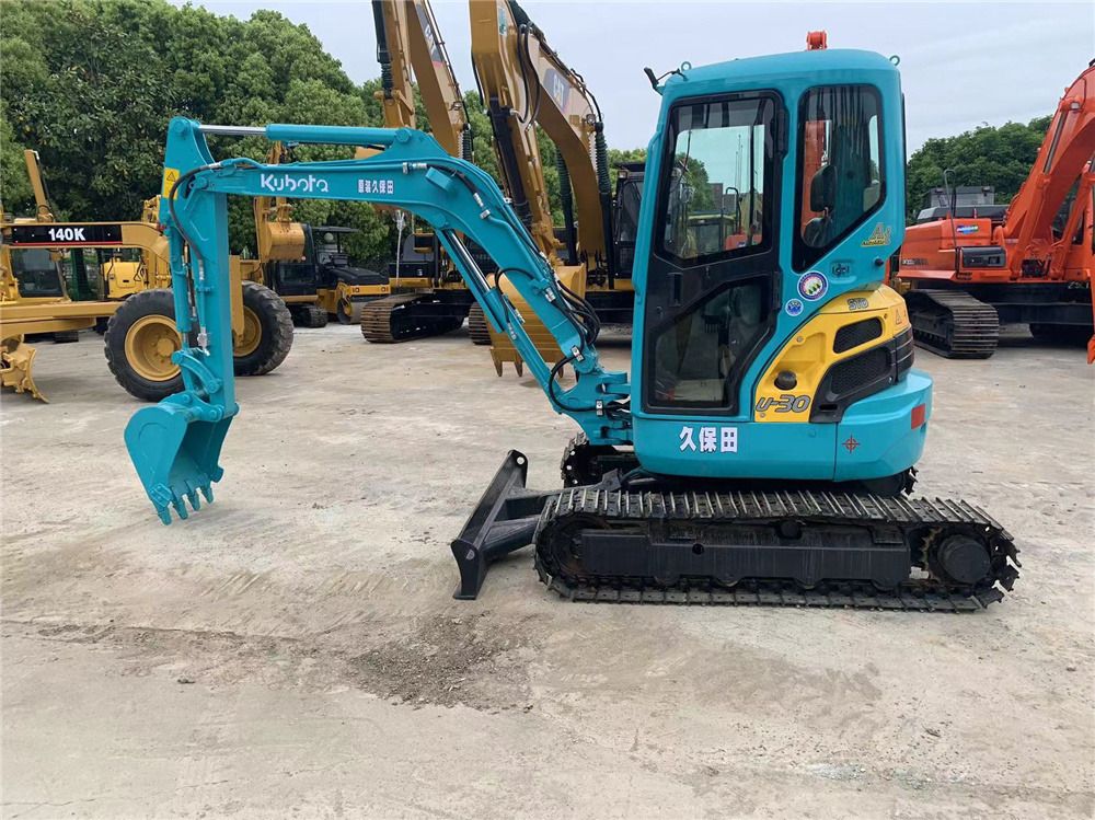 2022 Kubota U-30 mini excavator, side view 2022 Kubota U-30 mini excavator, side view