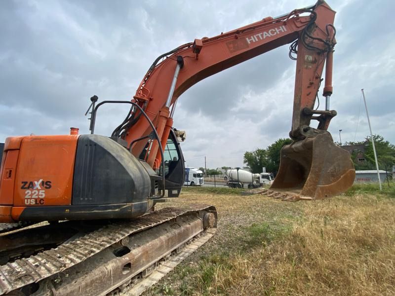 2012 Hitachi Zaxis 225 USLC crawler excavator, side view