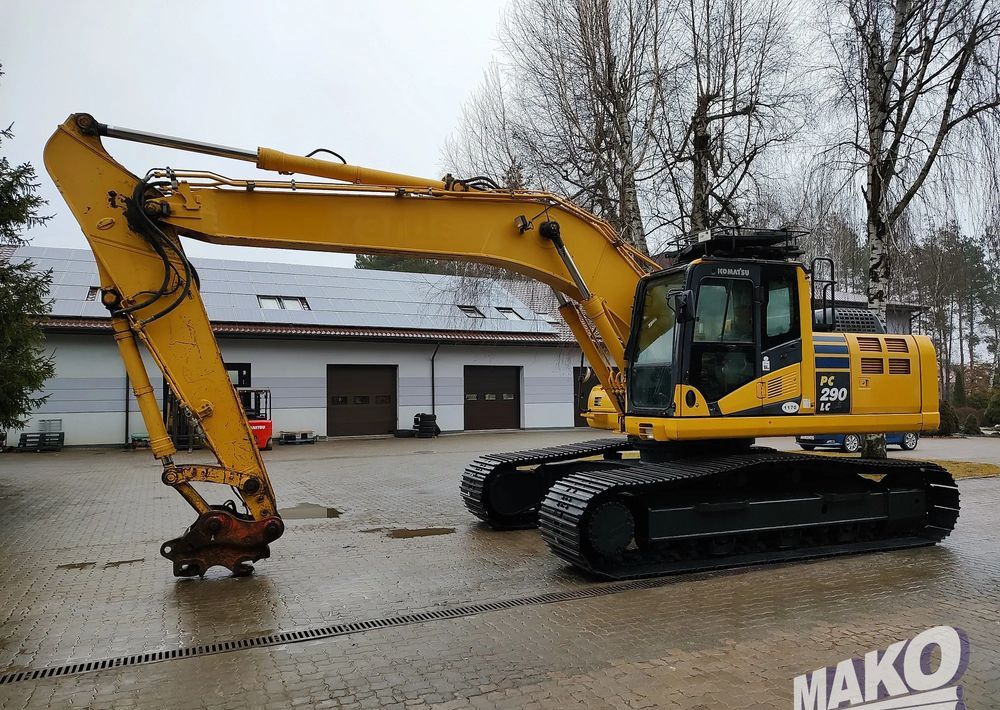2015 Komatsu PC290LC-10 crawler excavator side view 2015 Komatsu PC290LC-10 crawler excavator side view