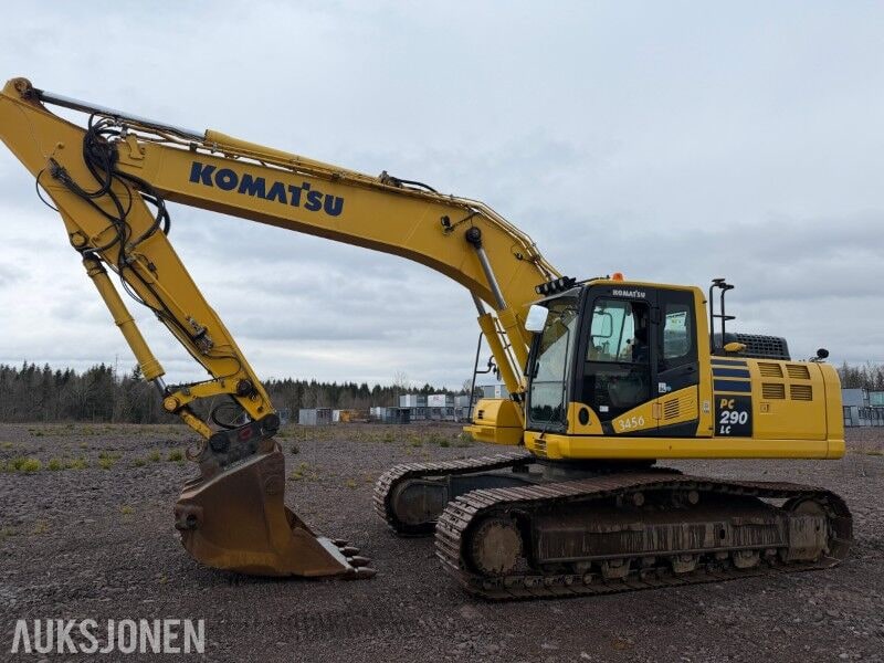 2020 Komatsu PC290LC-11 crawler excavator, side profile view
