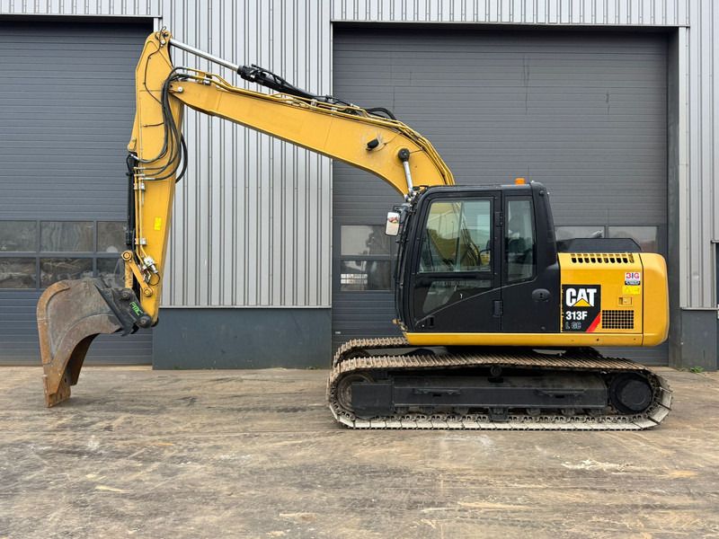 2019 Caterpillar 313FLGC crawler excavator, side view 2019 Caterpillar 313FLGC crawler excavator, side view