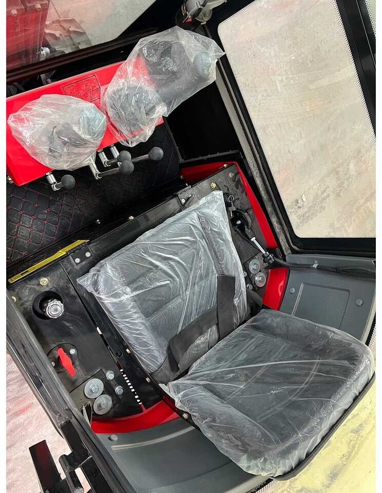 Vicsec VC13CD mini excavator interior view