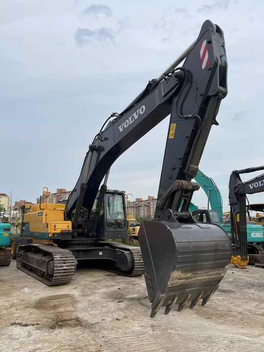 2021 Volvo EC480DL crawler excavator, front three-quarter view 2021 Volvo EC480DL crawler excavator, front three-quarter view
