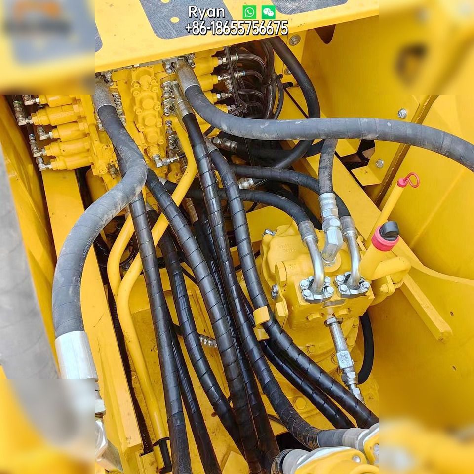 2012 Komatsu PC200 LC-8 hydraulic system detail 2012 Komatsu PC200 LC-8 hydraulic system detail