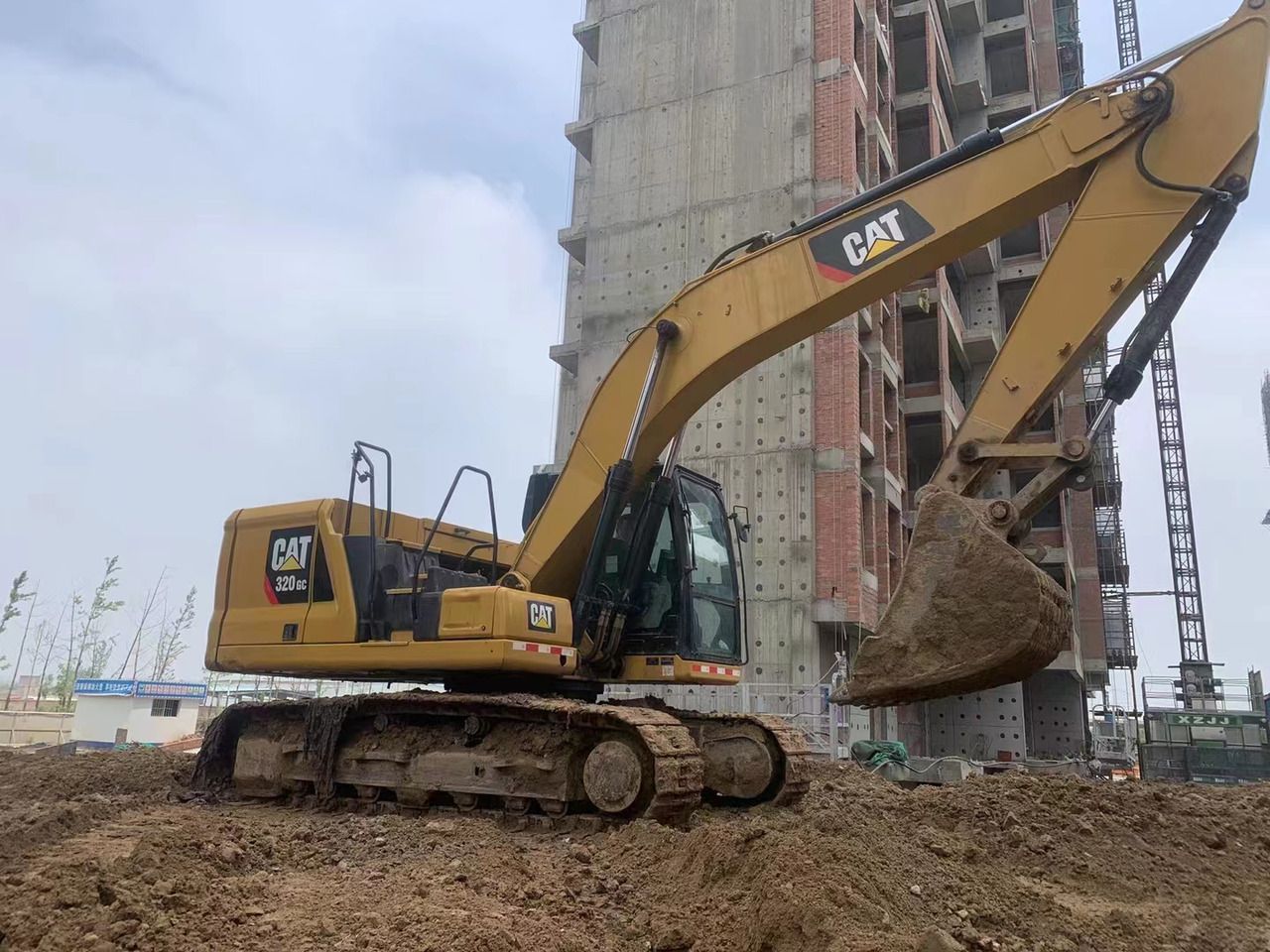 2023 Caterpillar 320GC crawler excavator side view 2023 Caterpillar 320GC crawler excavator side view