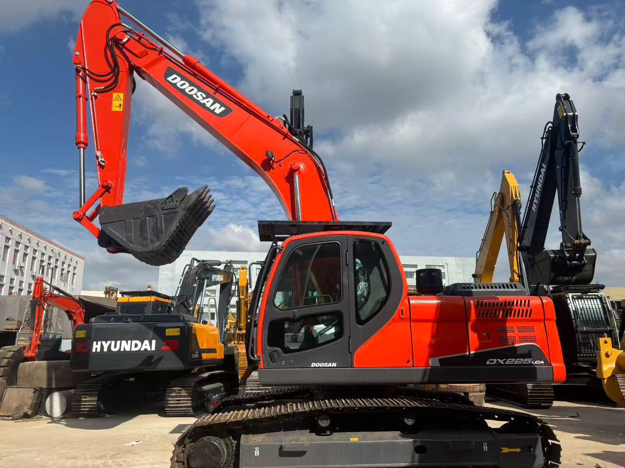 2023 Doosan DX225 LCA crawler excavator, side view 2023 Doosan DX225 LCA crawler excavator, side view