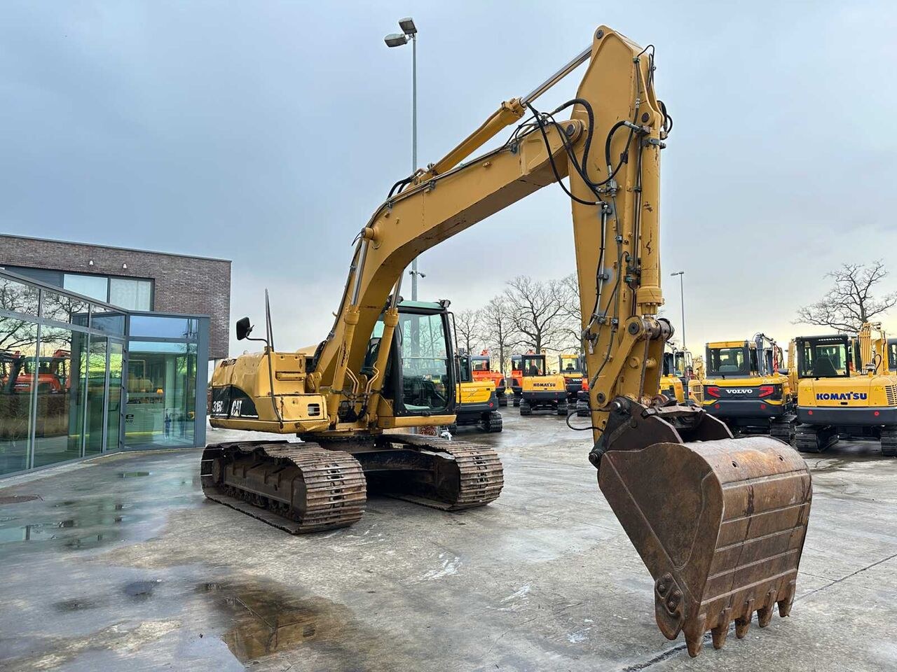 2004 Caterpillar 315C crawler excavator, side view 2004 Caterpillar 315C crawler excavator, side view