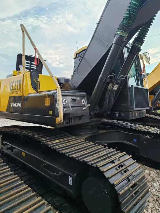 2022 Volvo EC210 crawler excavator, rear three-quarter view 2022 Volvo EC210 crawler excavator, rear three-quarter view