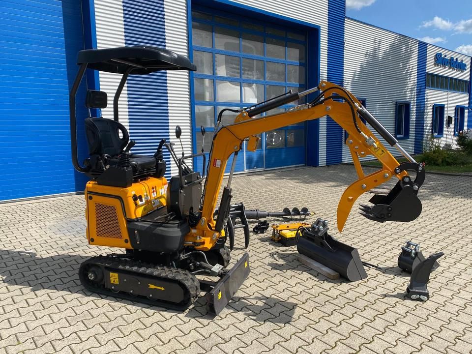 Berger Kraus BK1300JSR mini excavator side view