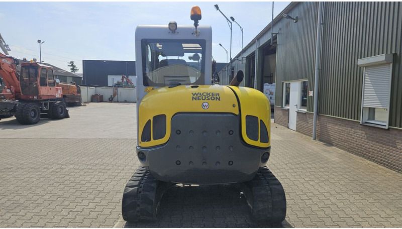 2012 Wacker Neuson 6003 crawler excavator rear view 2012 Wacker Neuson 6003 crawler excavator rear view