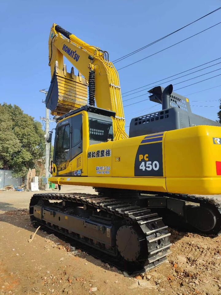 2023 Komatsu PC450 crawler excavator, rear three-quarter view 2023 Komatsu PC450 crawler excavator, rear three-quarter view