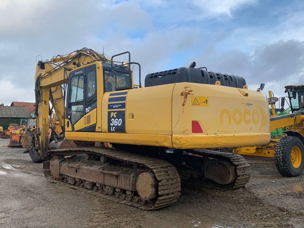 2015 Komatsu PC360LC-10 crawler excavator, rear three-quarter view 2015 Komatsu PC360LC-10 crawler excavator, rear three-quarter view