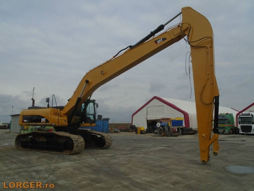 2009 Caterpillar 336D crawler excavator, side profile view 2009 Caterpillar 336D crawler excavator, side profile view