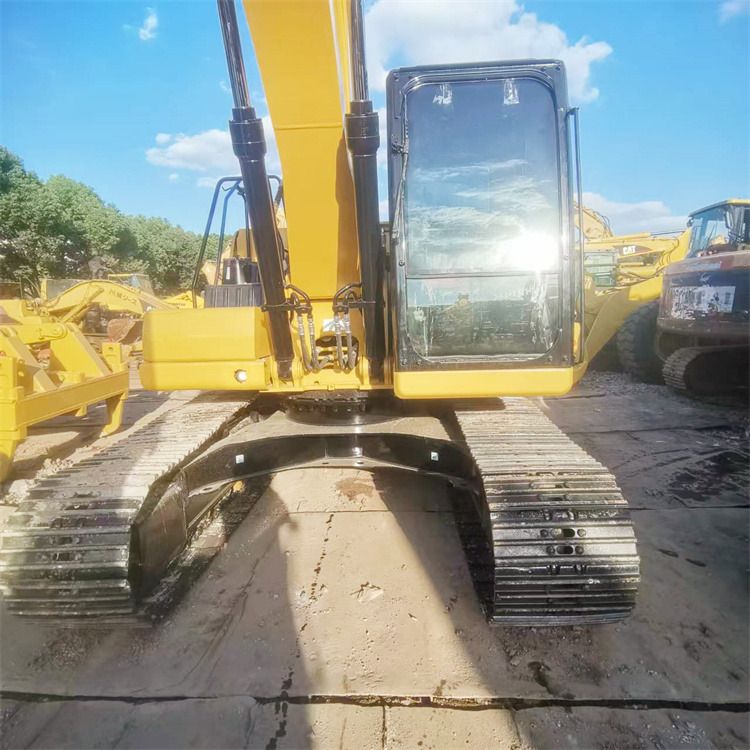 2018 Caterpillar 320GC crawler excavator, front view