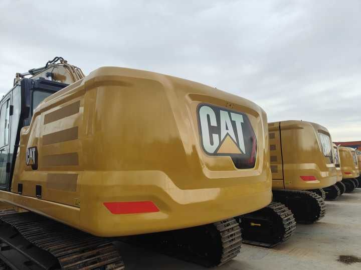2019 Caterpillar 330GC crawler excavator rear view 2019 Caterpillar 330GC crawler excavator rear view