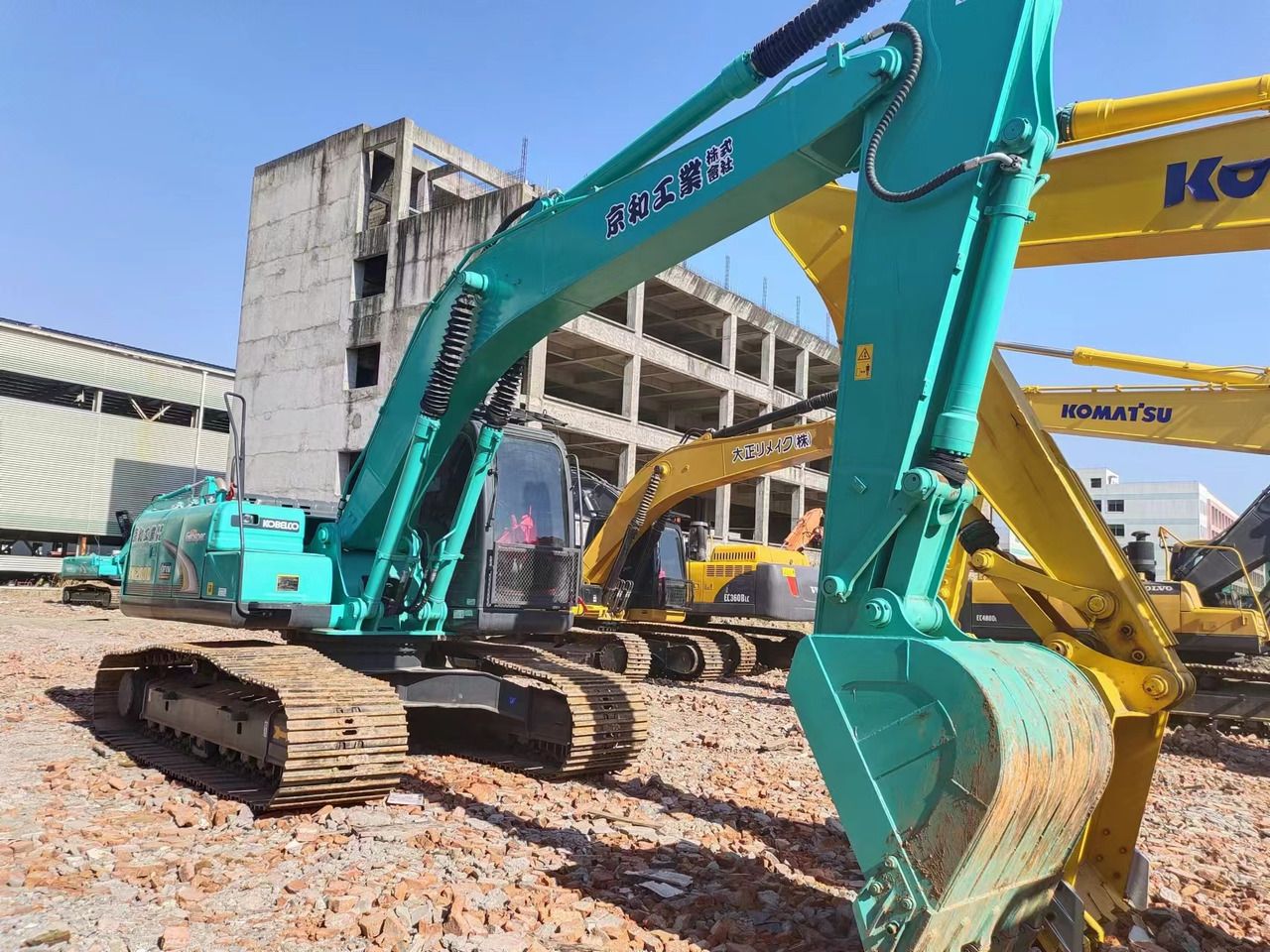 2020 Kobelco SK200D crawler excavator, side view 2020 Kobelco SK200D crawler excavator, side view