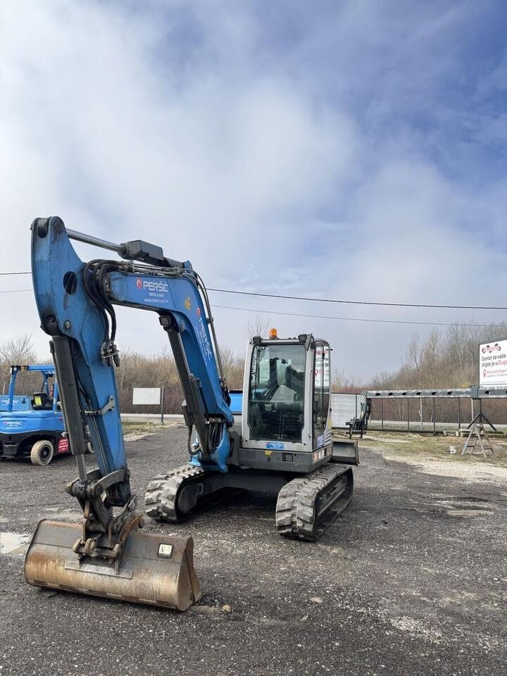 2019 Wacker Neuson EZ80 mini excavator, front three-quarter view 2019 Wacker Neuson EZ80 mini excavator, front three-quarter view