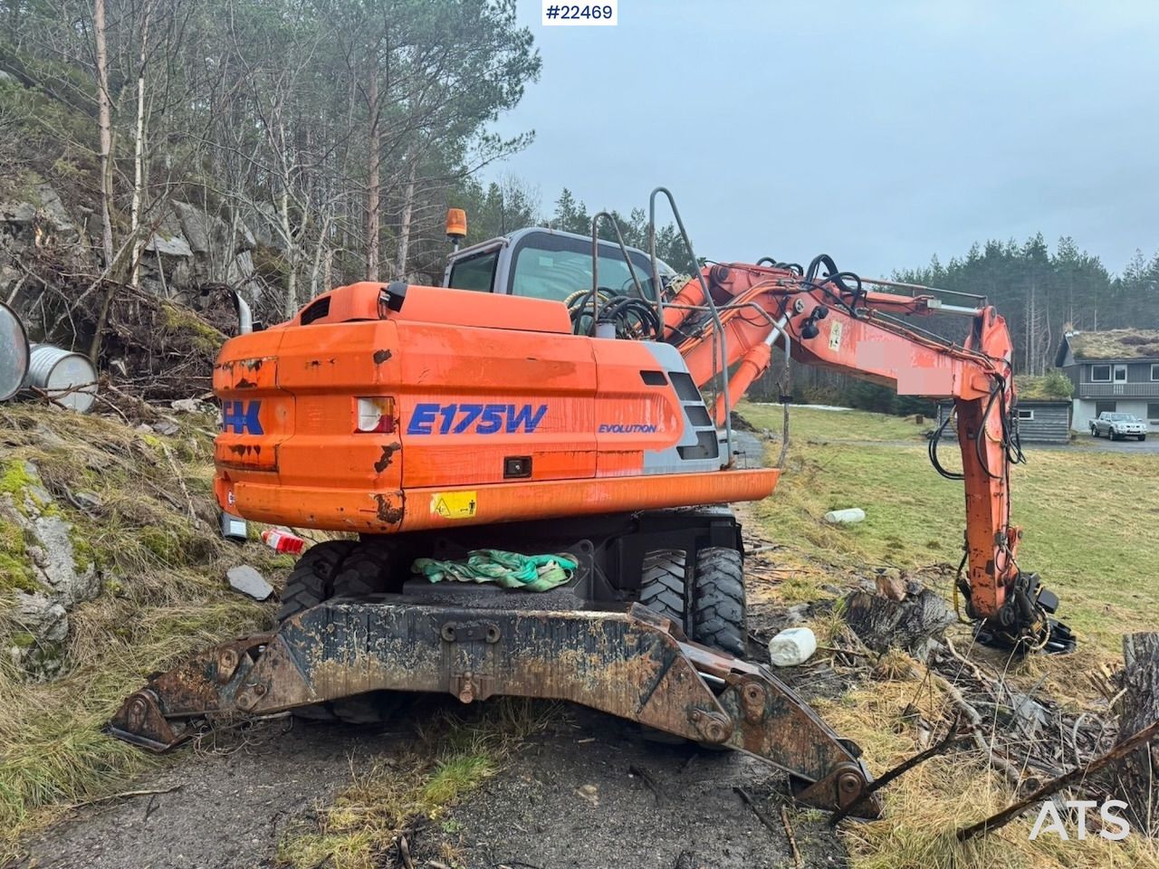 2003 Kobelco E175W Evolution wheel excavator, rear three-quarter view 2003 Kobelco E175W Evolution wheel excavator, rear three-quarter view