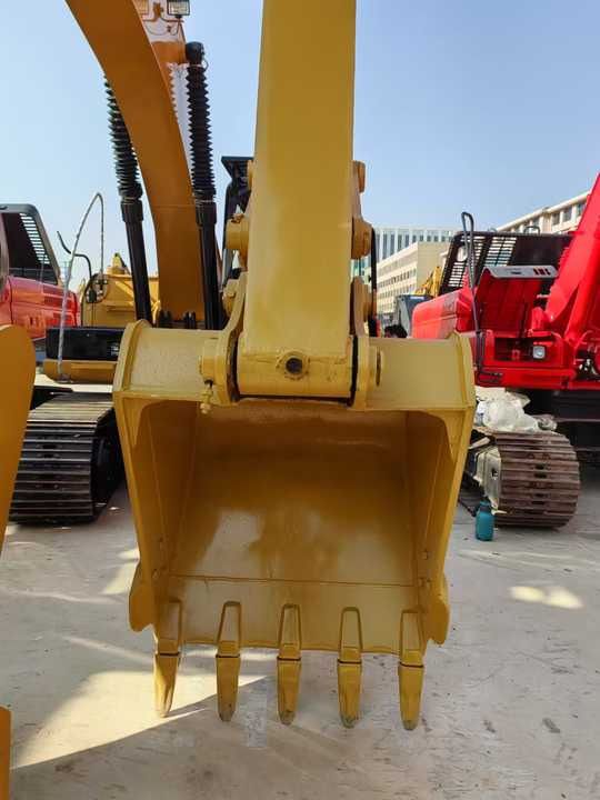 2024 Caterpillar 320BL crawler excavator bucket view