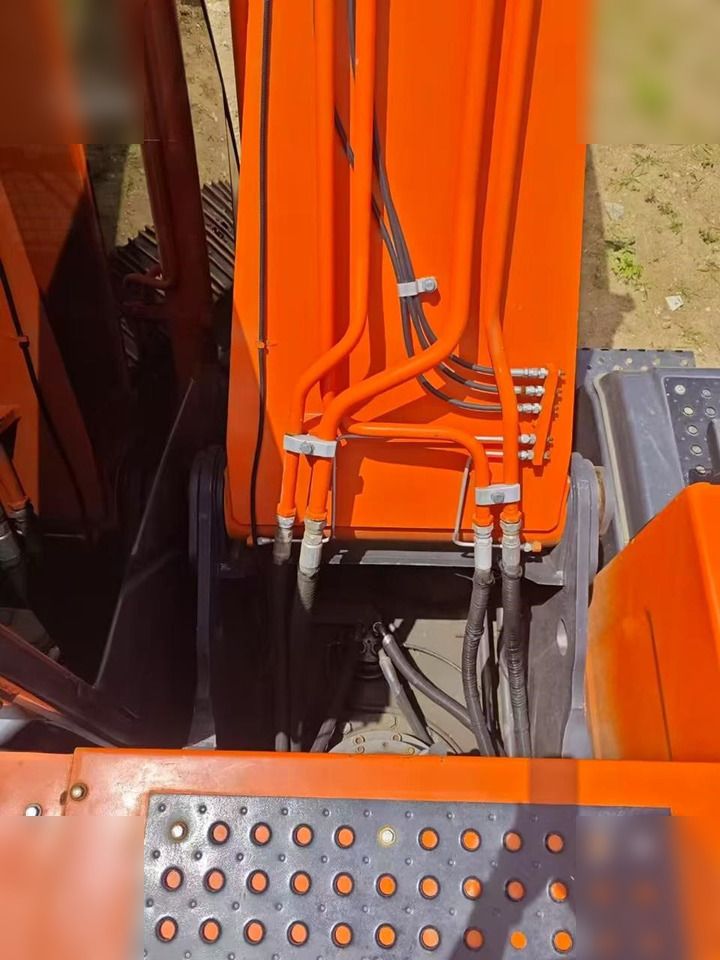 2022 Hitachi ZX240 crawler excavator boom hydraulic lines 2022 Hitachi ZX240 crawler excavator boom hydraulic lines