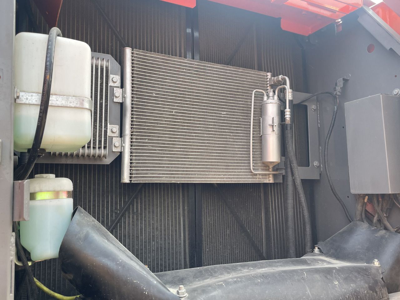 2025 Hitachi ZX210 crawler excavator engine compartment cooling system 2025 Hitachi ZX210 crawler excavator engine compartment cooling system