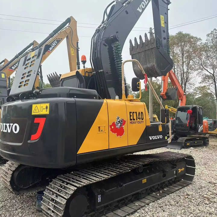 2022 Volvo EC140 crawler excavator, rear three-quarter view 2022 Volvo EC140 crawler excavator, rear three-quarter view