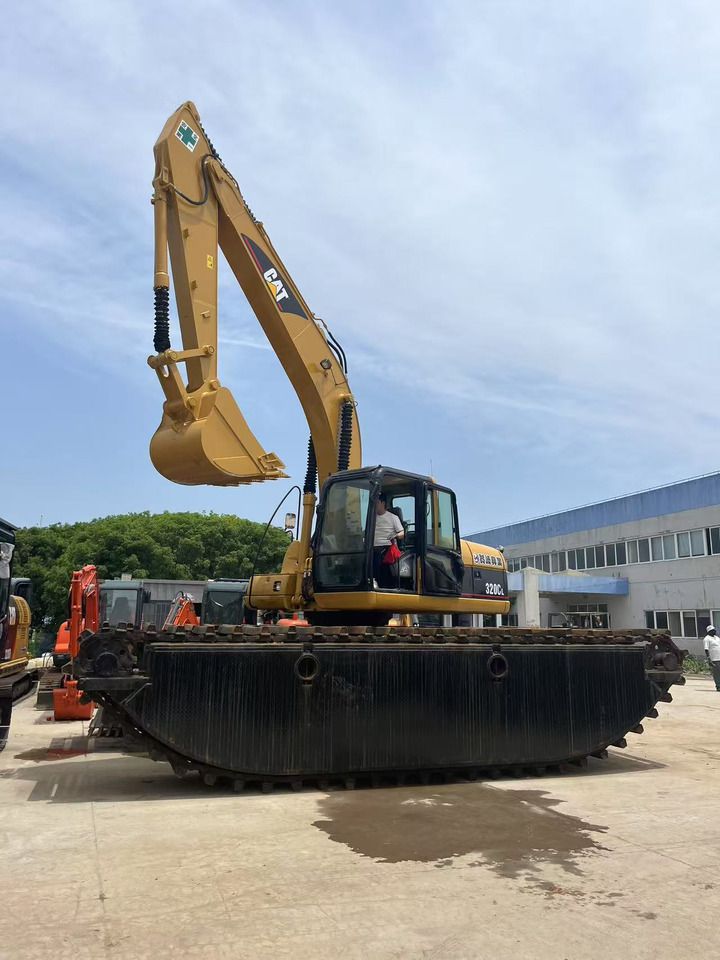 2020 Caterpillar 320CL amfibik ekskavatör, yan profil görünüm