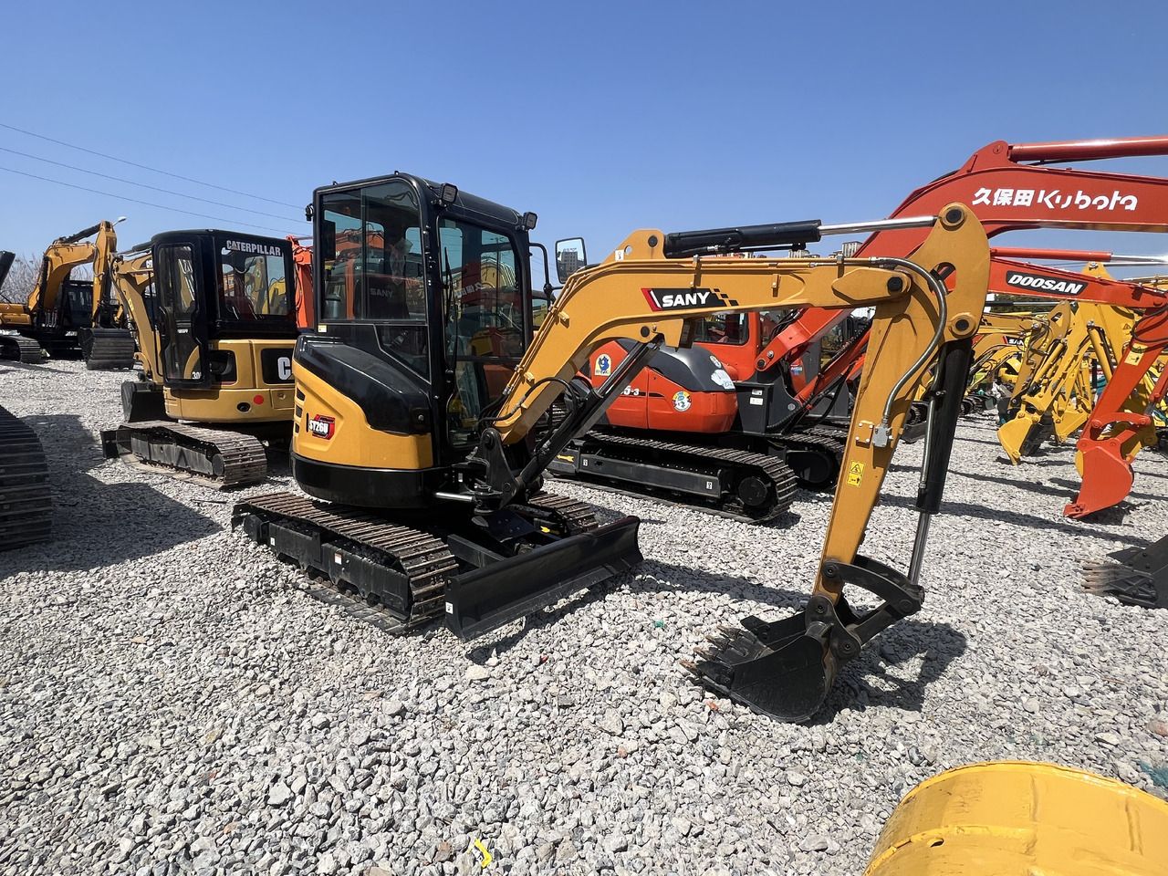 2023 Sany SY26U mini excavator, front three-quarter view 2023 Sany SY26U mini excavator, front three-quarter view