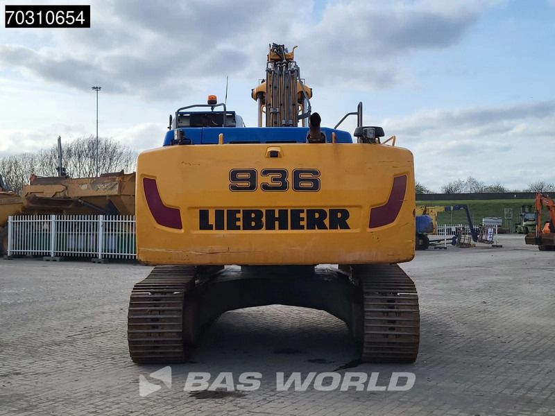 2016 Liebherr R936LC crawler excavator rear view 2016 Liebherr R936LC crawler excavator rear view