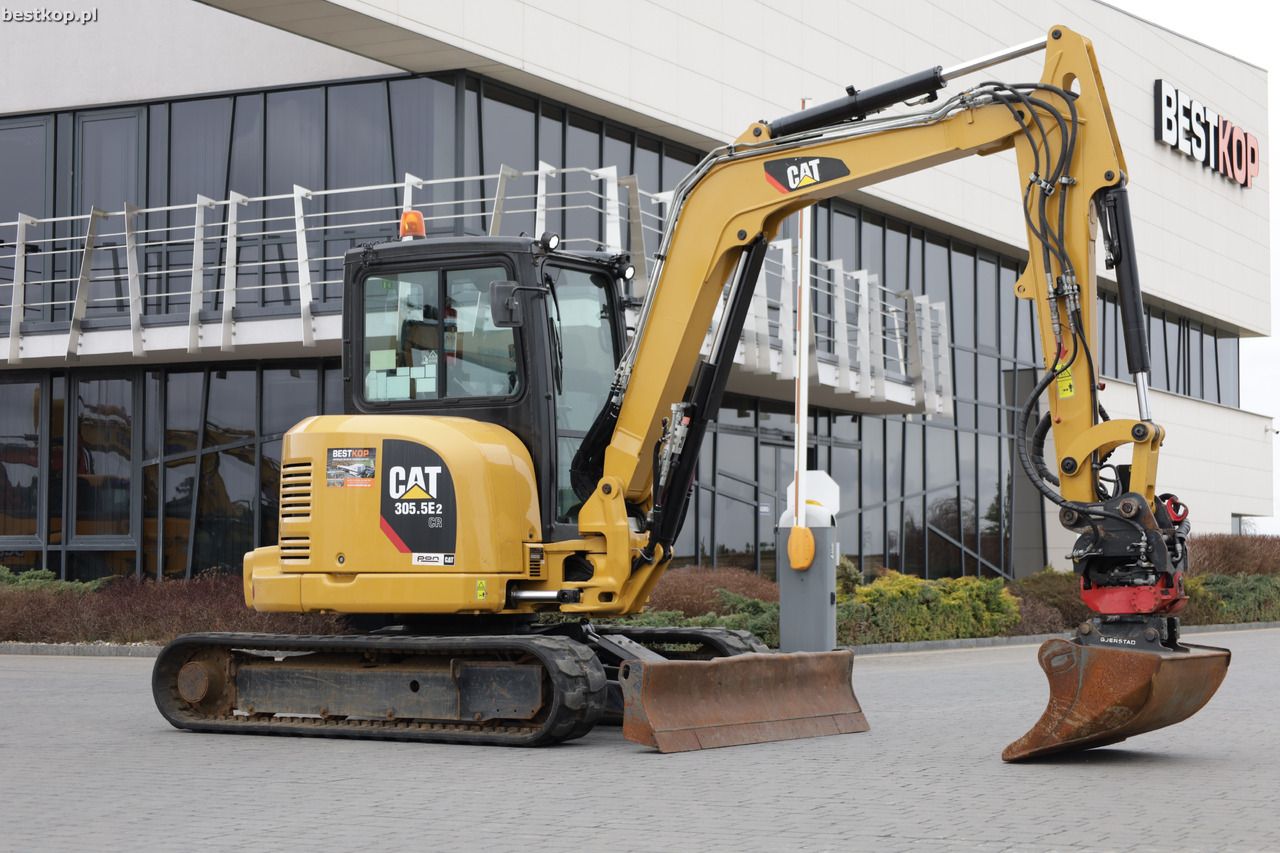 2019 Caterpillar 305.5E2 mini excavator, side view 2019 Caterpillar 305.5E2 mini excavator, side view