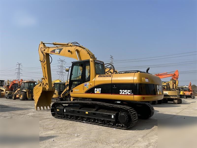 2022 Caterpillar 325CL crawler excavator, rear three-quarter view 2022 Caterpillar 325CL crawler excavator, rear three-quarter view