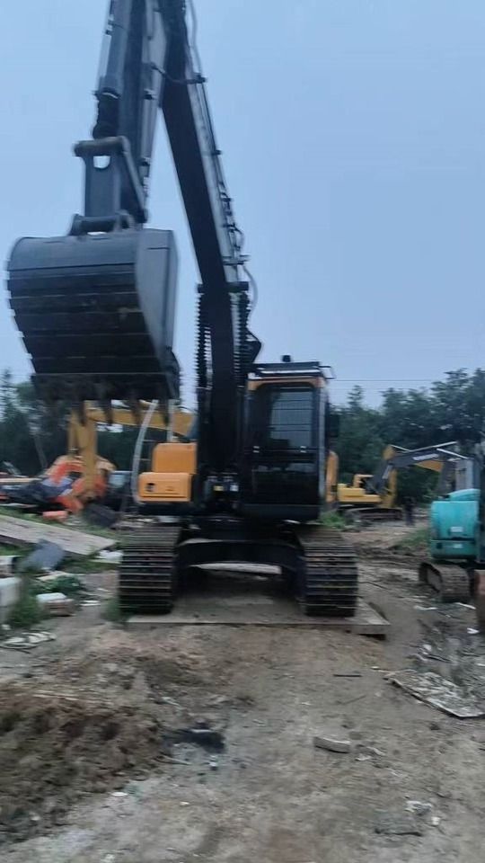 2024 Hyundai HX220S crawler excavator, front view 2024 Hyundai HX220S crawler excavator, front view