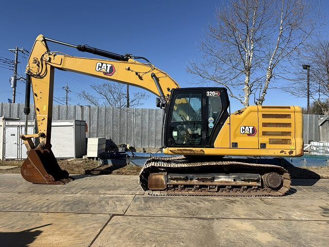 2020 Caterpillar 320GC crawler excavator, side view 2020 Caterpillar 320GC crawler excavator, side view